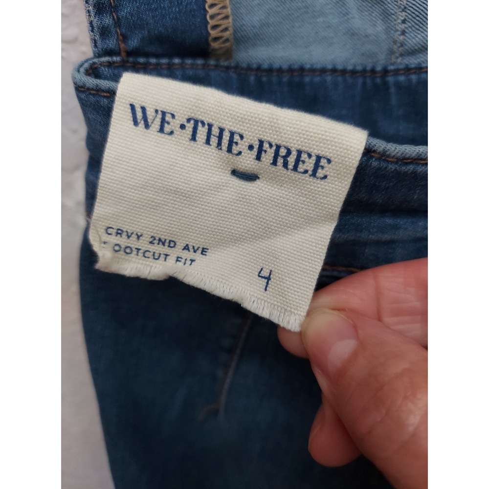 WE THE FREE PEOPLE Denim Overalls 4 Blue Curvy 2nd Ave Bootcut Fit Raw Hem - Picture 6 of 14